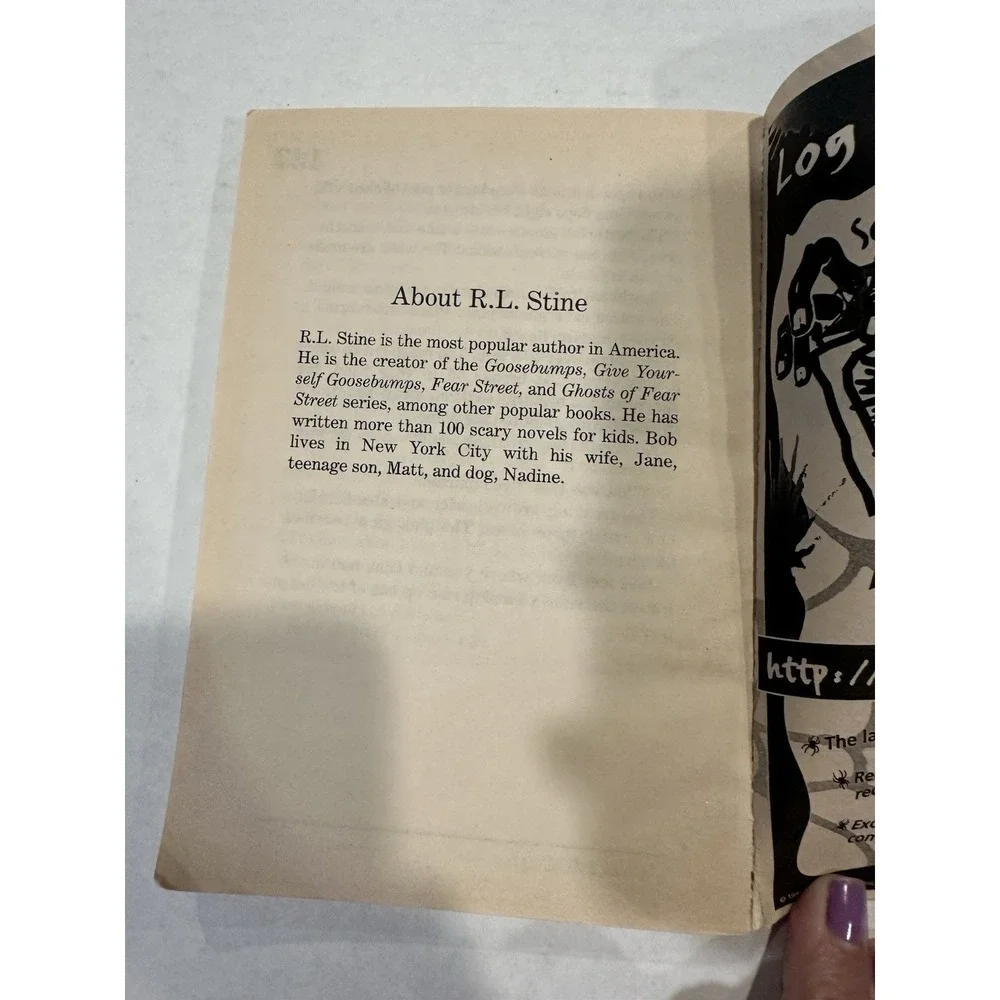Goosebumps Readers Beware You Choose The Scare By R.L. Stine Paperback 1997